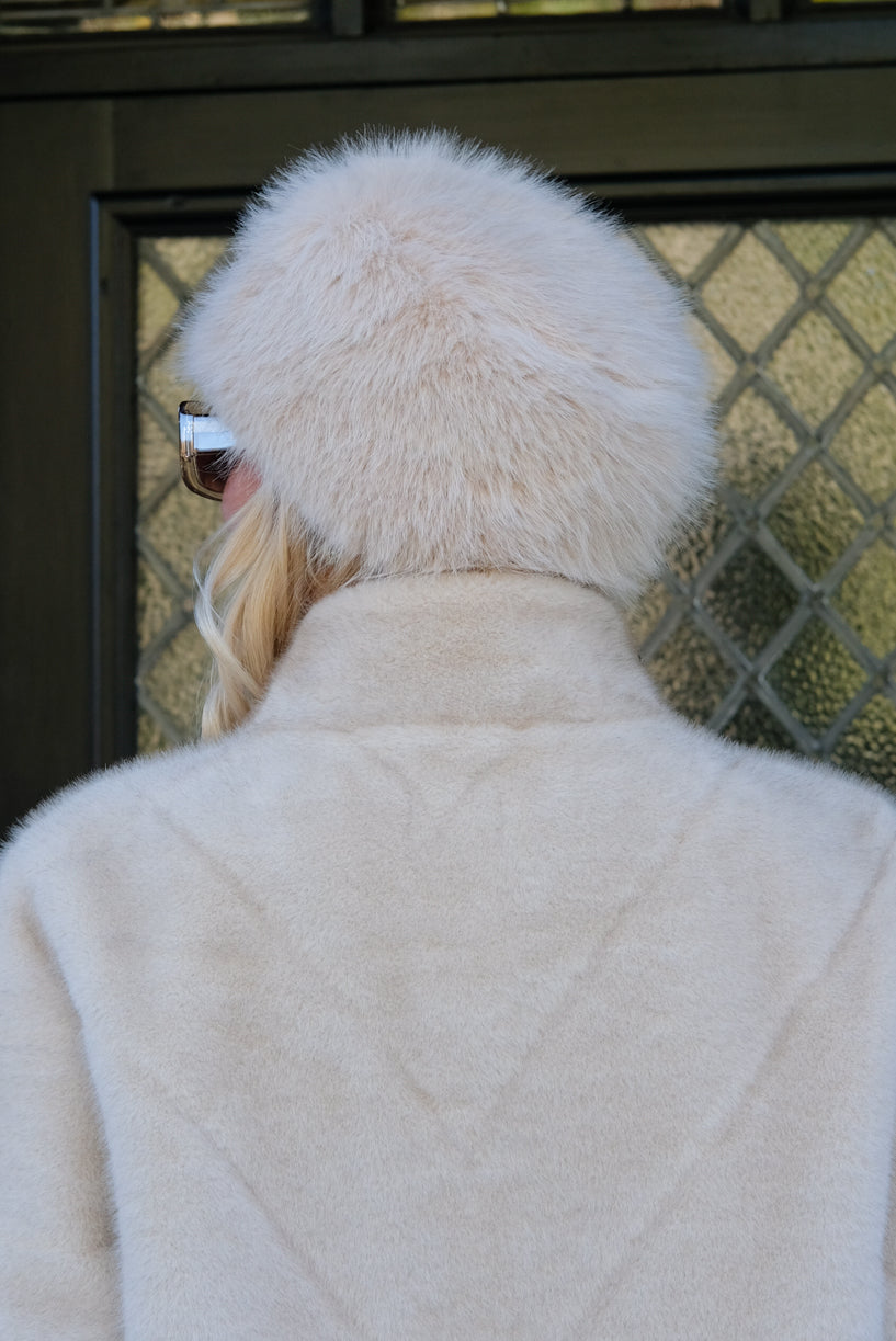 Isabella Hatt Lys Beige