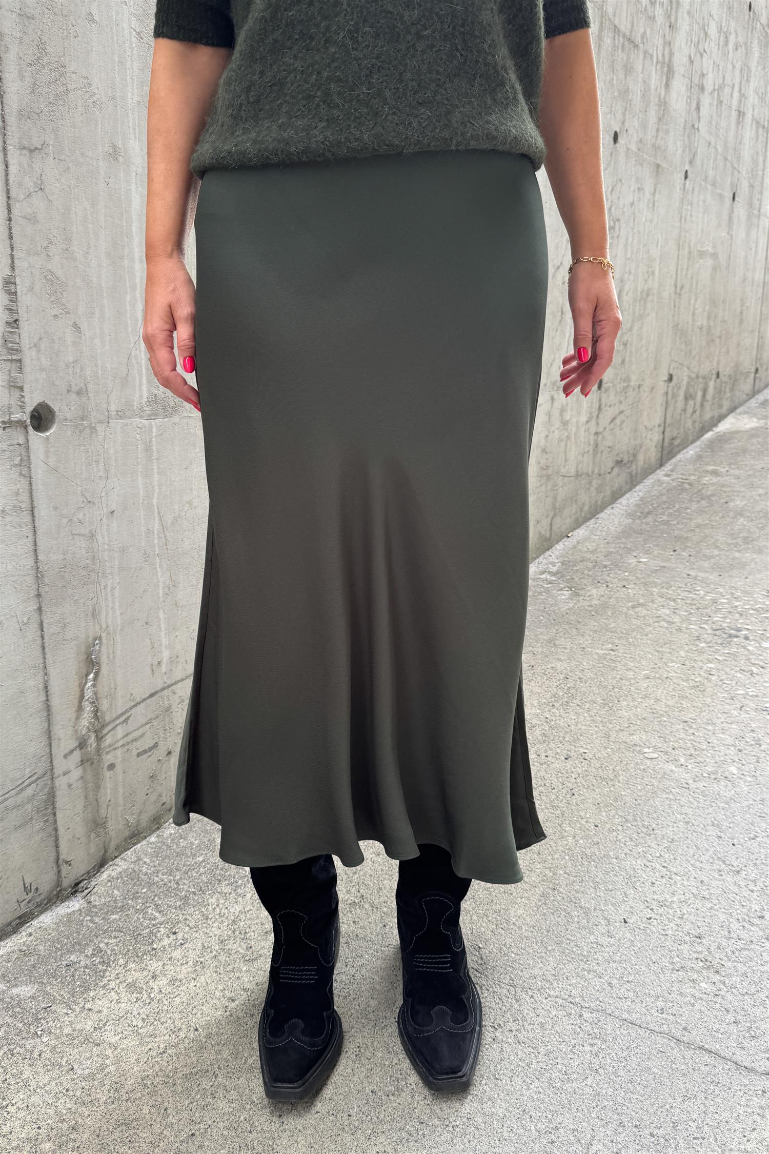 Tyne Satin Skirt Forest Green