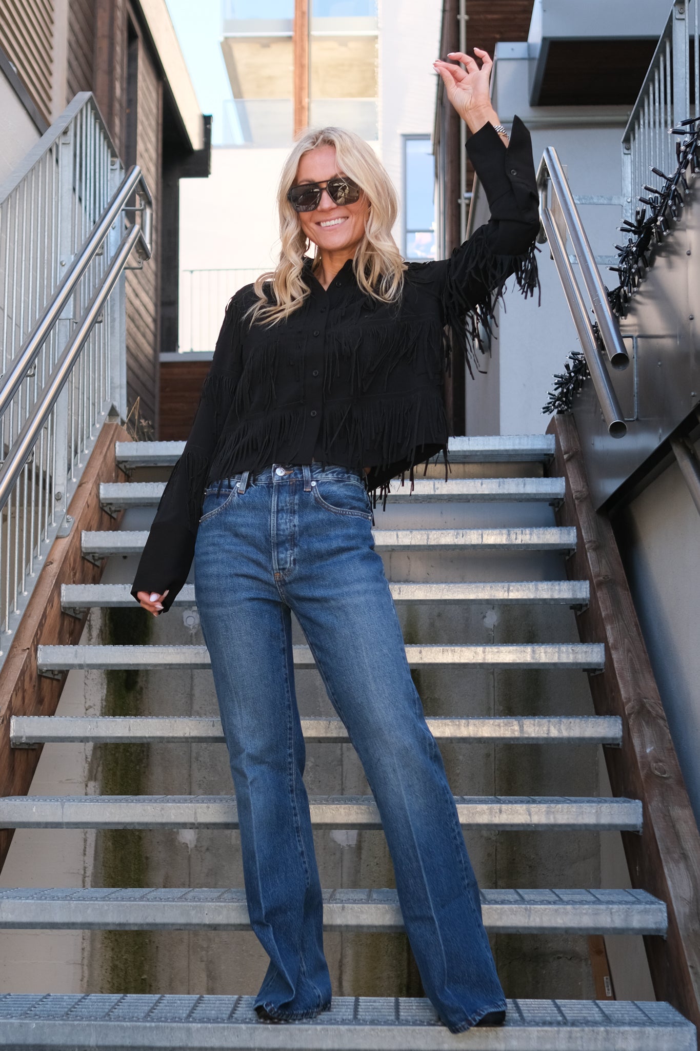 Dancing Crop Shirt Black