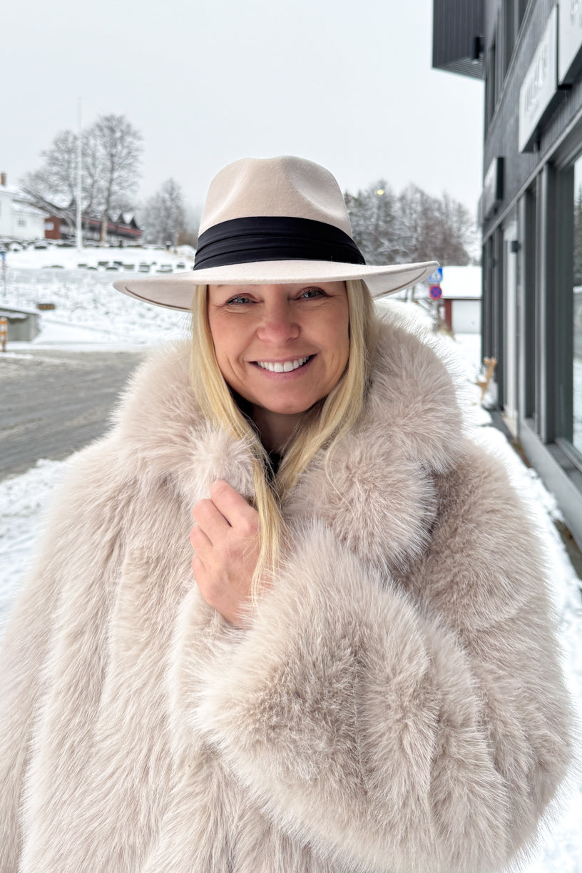 Ull Hatt Med Bånd Lys Beige