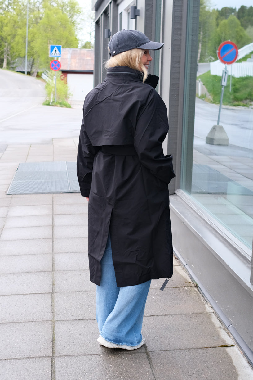 Vik Coat Black