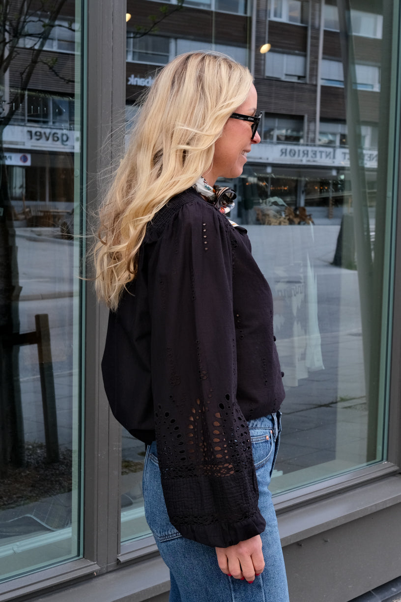 Camil Shirt Black