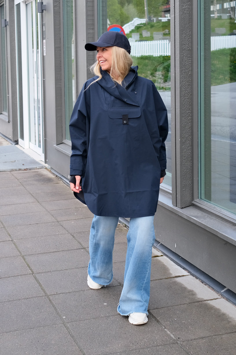 Bergen Poncho Dark Navy