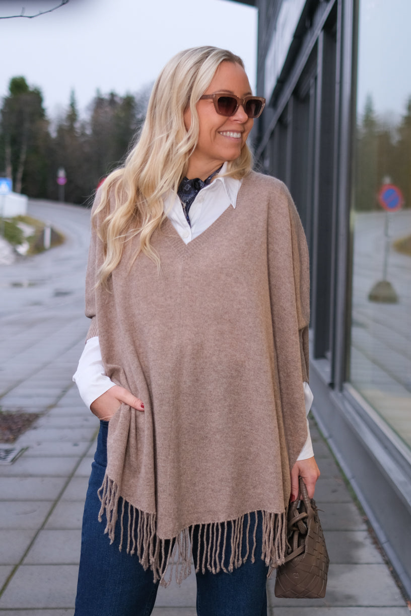 V-Neck Poncho Fringes Mink