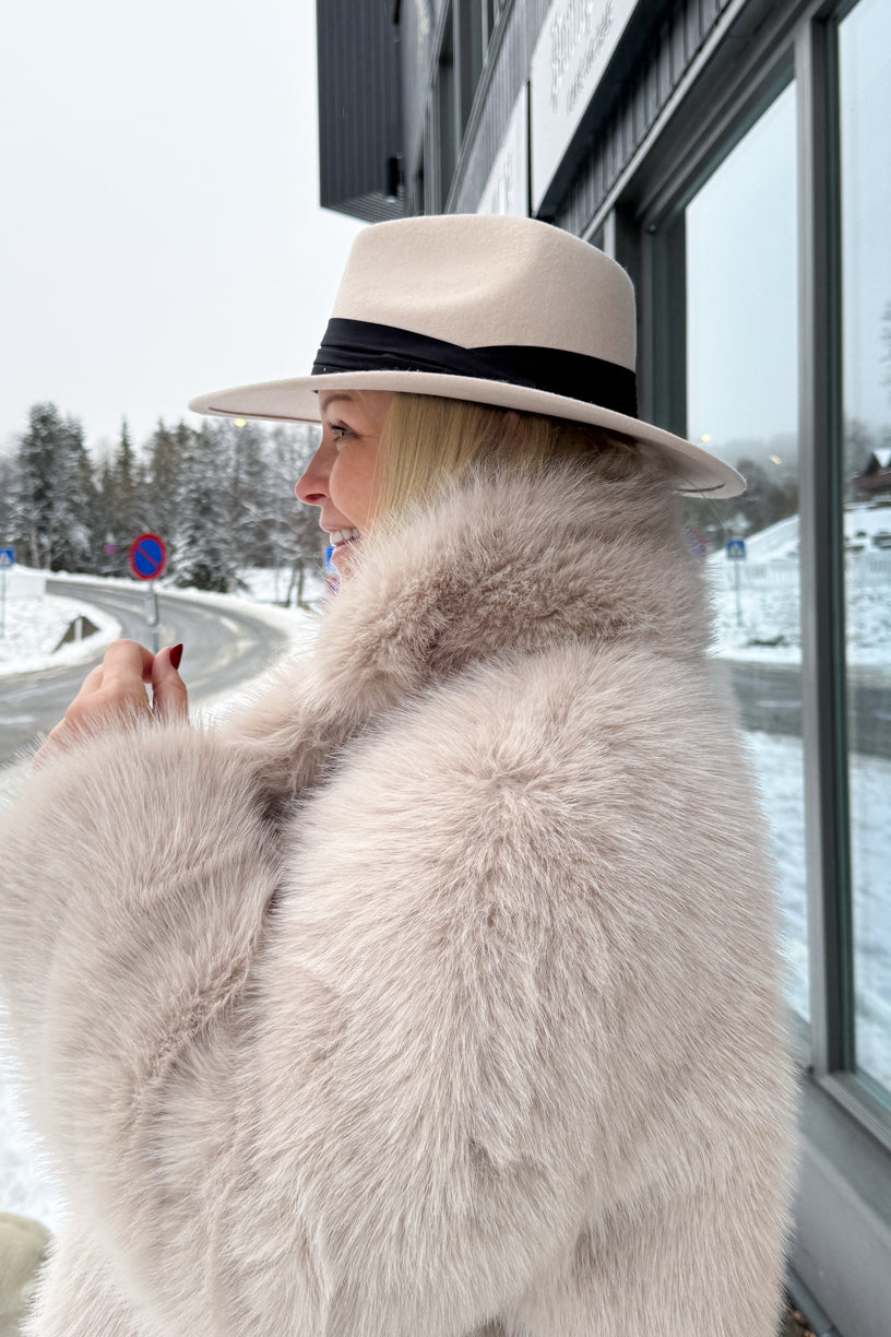 Ull Hatt Med Bånd Lys Beige