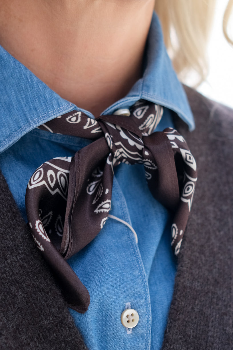 Silke Skjerf Square Brun Paisley