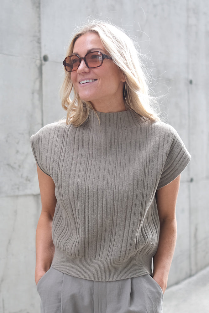 Sylvie Funnel Top Khaki