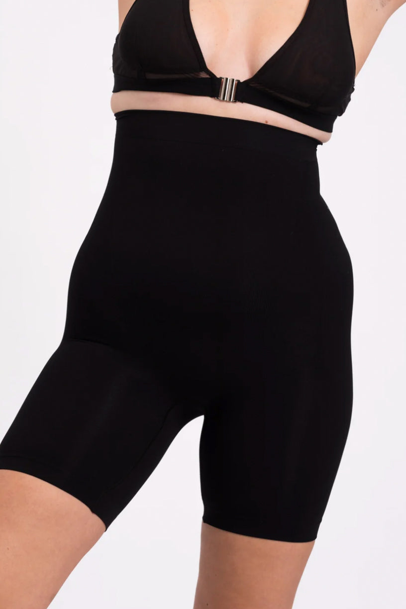 Alturra Highwaist Shaping Shorts black