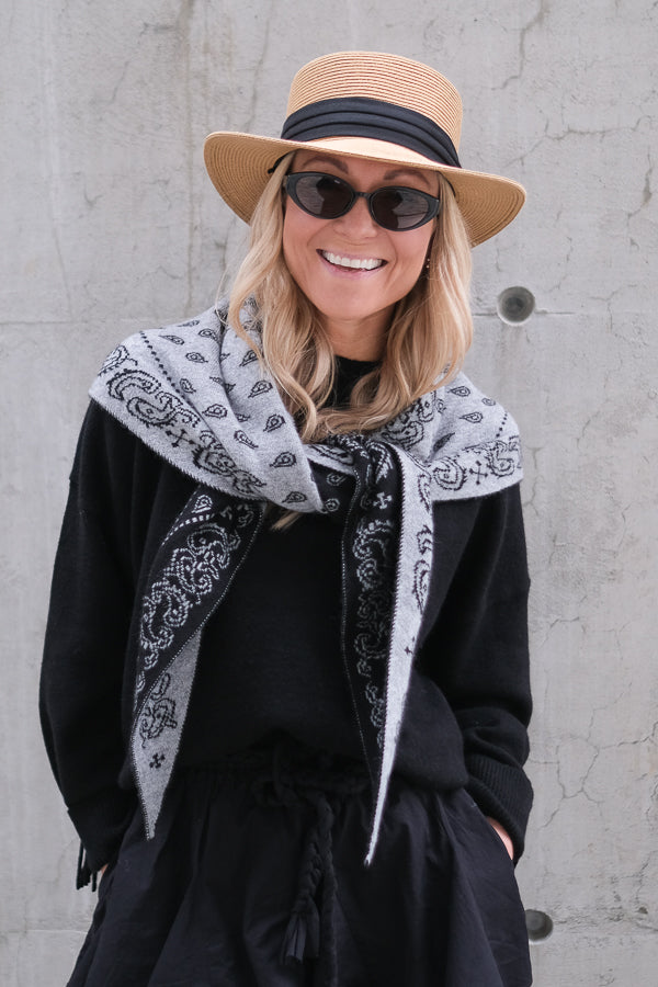 The Wild Rag Black / Heather Grey