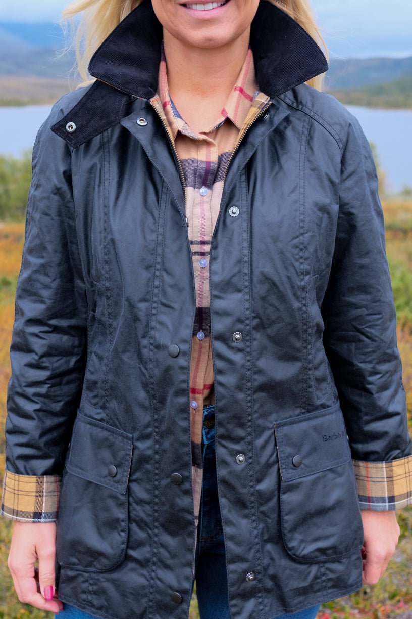 Beadnell Wax Jacket Navy