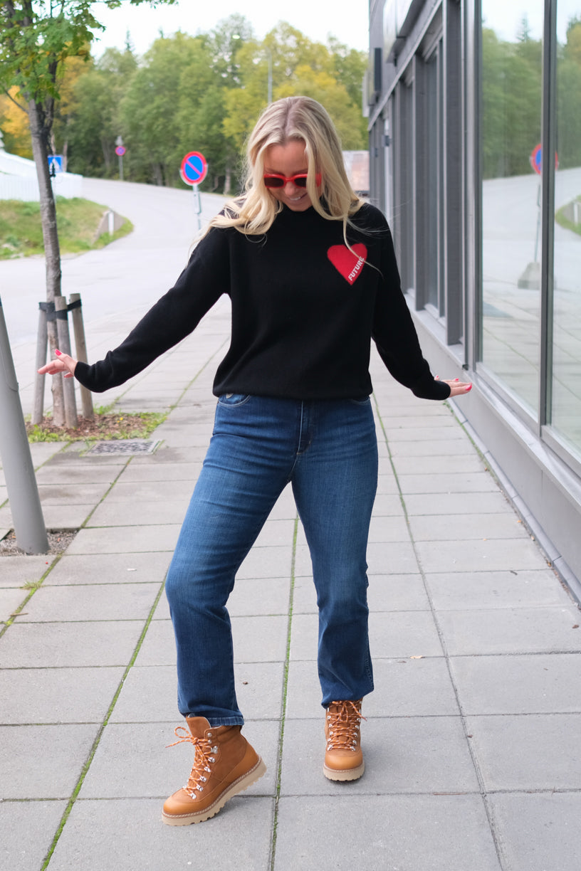 Heart Turtle Neck Sweater Noir