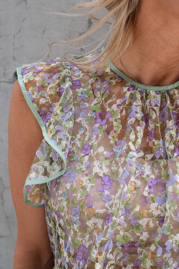 Lace Ruffle Top Viola