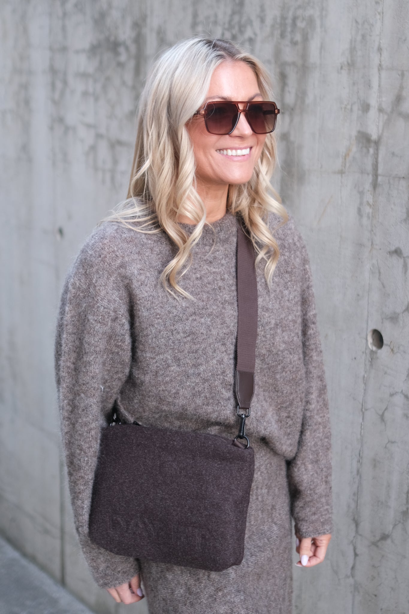 Woolen Crossbody Pouchy Chocolate Melange