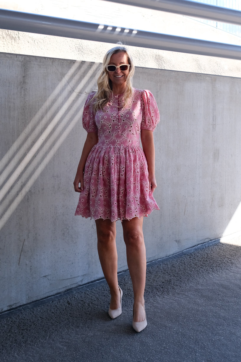 Broderie Anglaise Puffed Dress Rose Pink