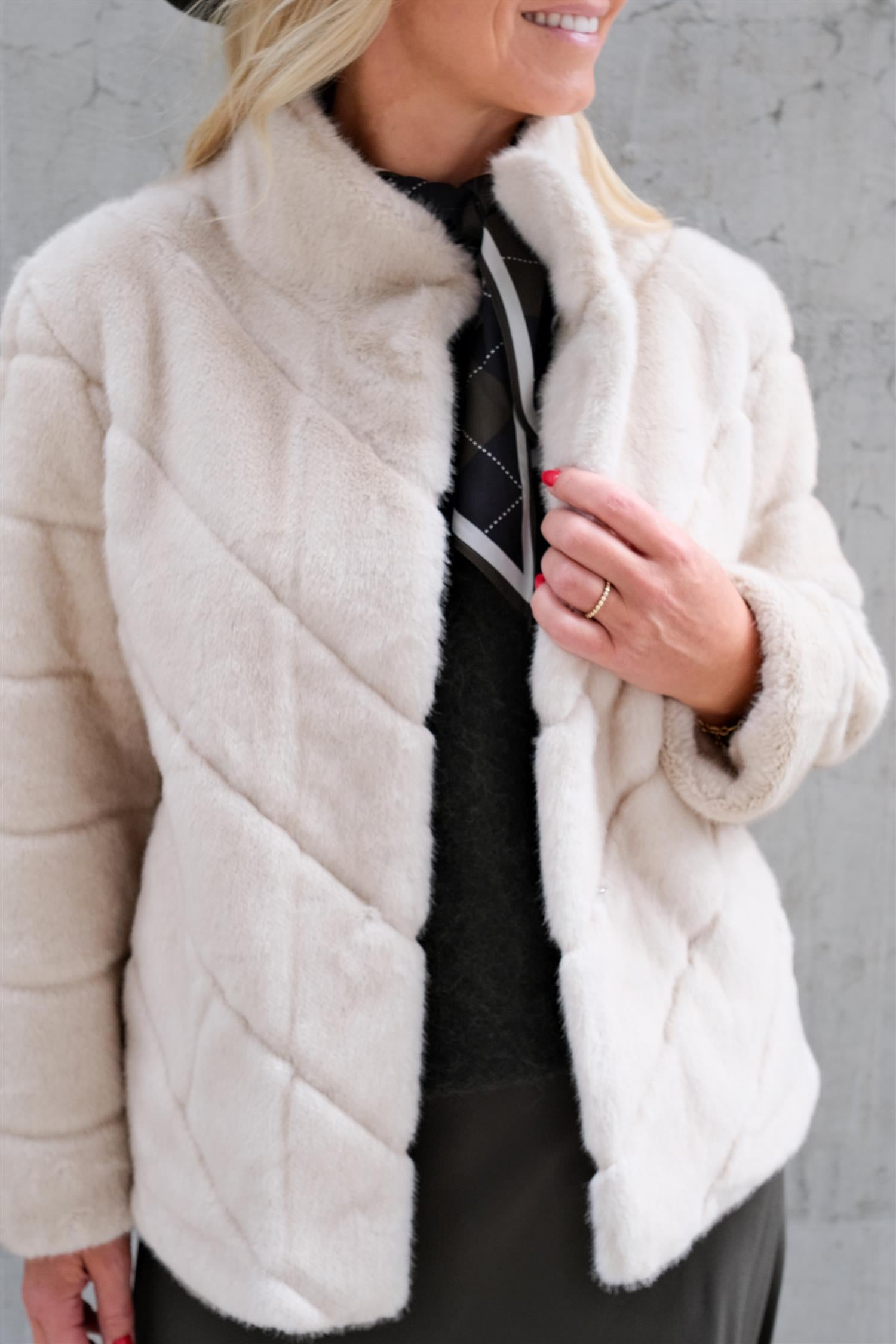 Sonja Jakke Lys Beige
