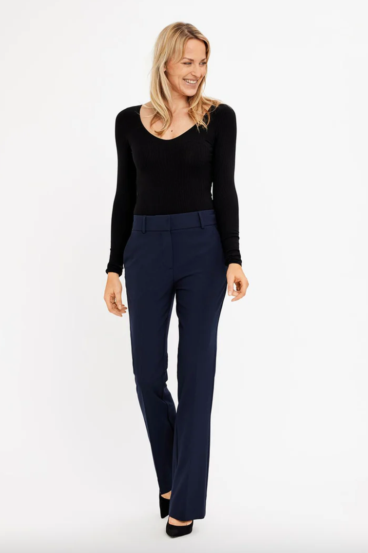 Clara Regular Navy