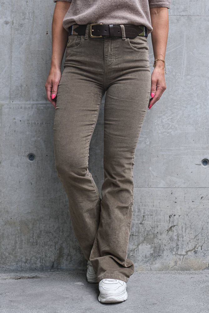 Raval Micro Cord Military Olive