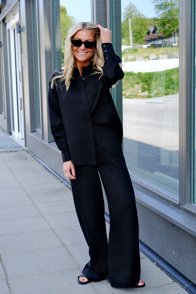 Isola Shirt Black