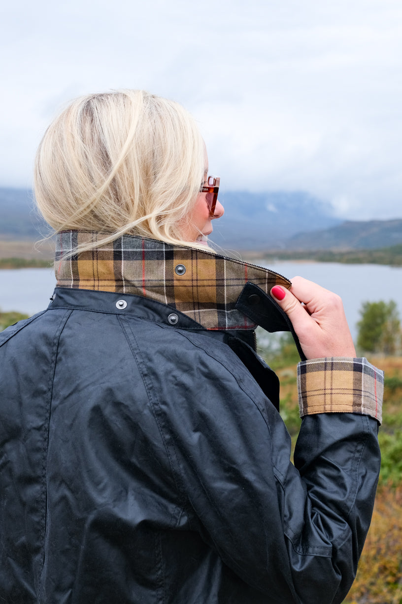 Beadnell Wax Jacket Navy