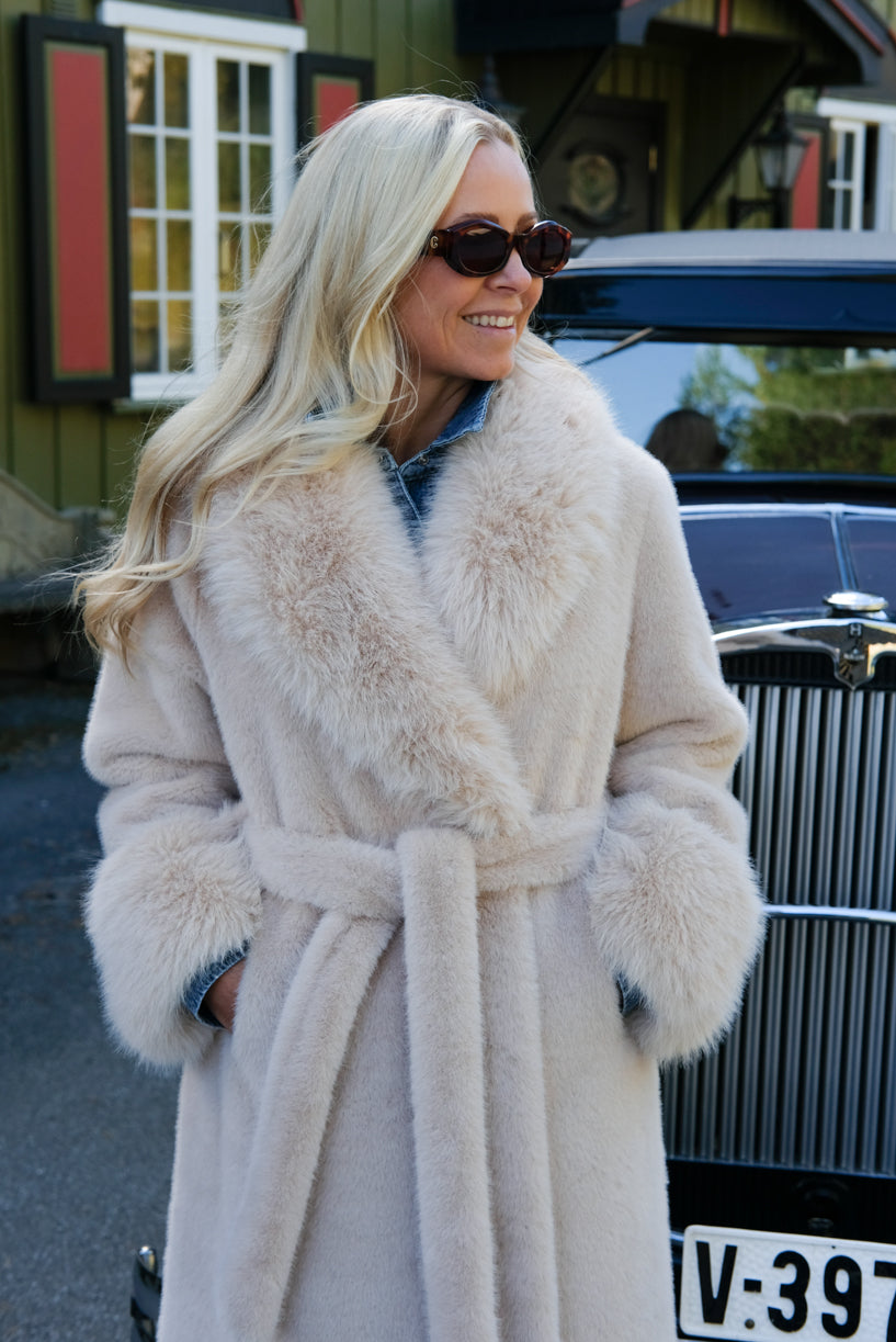 Astrid Kåpe Lys Beige