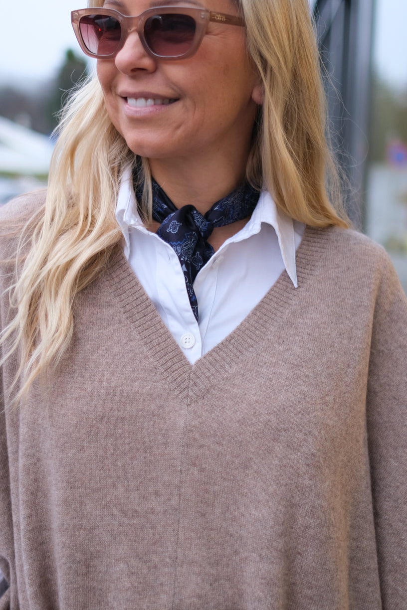 V-Neck Poncho Fringes Mink