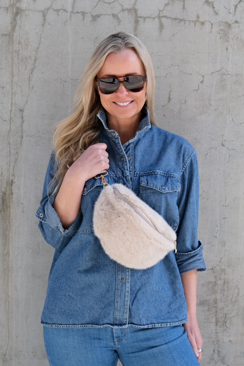 Fuskepels Fanny Pack lys beige