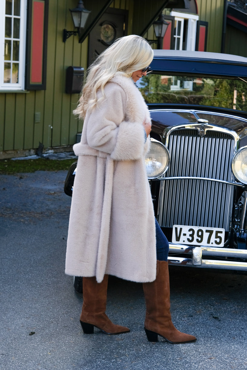 Astrid Kåpe Lys Beige