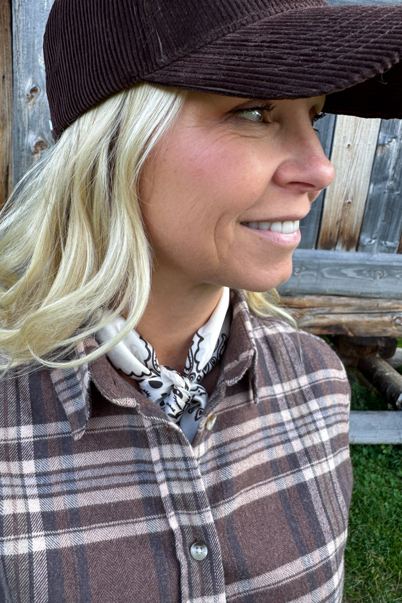 Silke Skjerf Square Offwhite Paisley