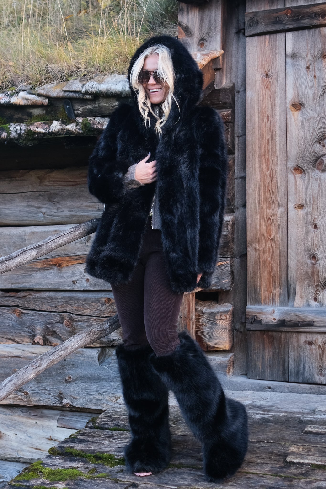 Noma X Samsara Fuskepelsjakke med Hette Sort