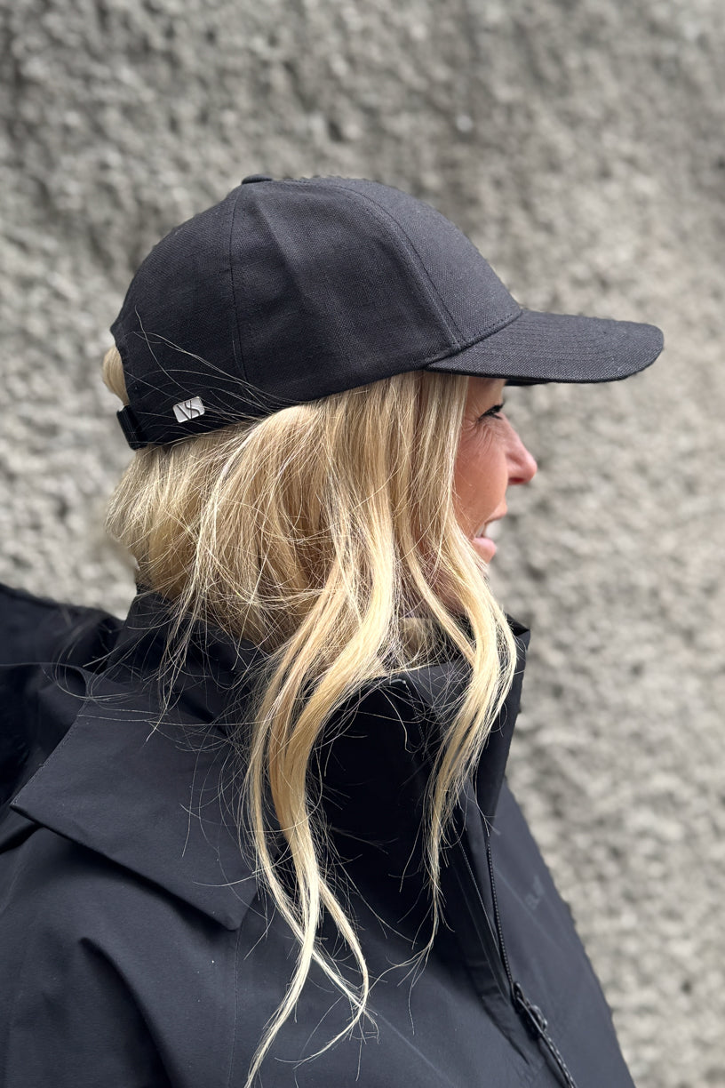 Licorice Black Linen