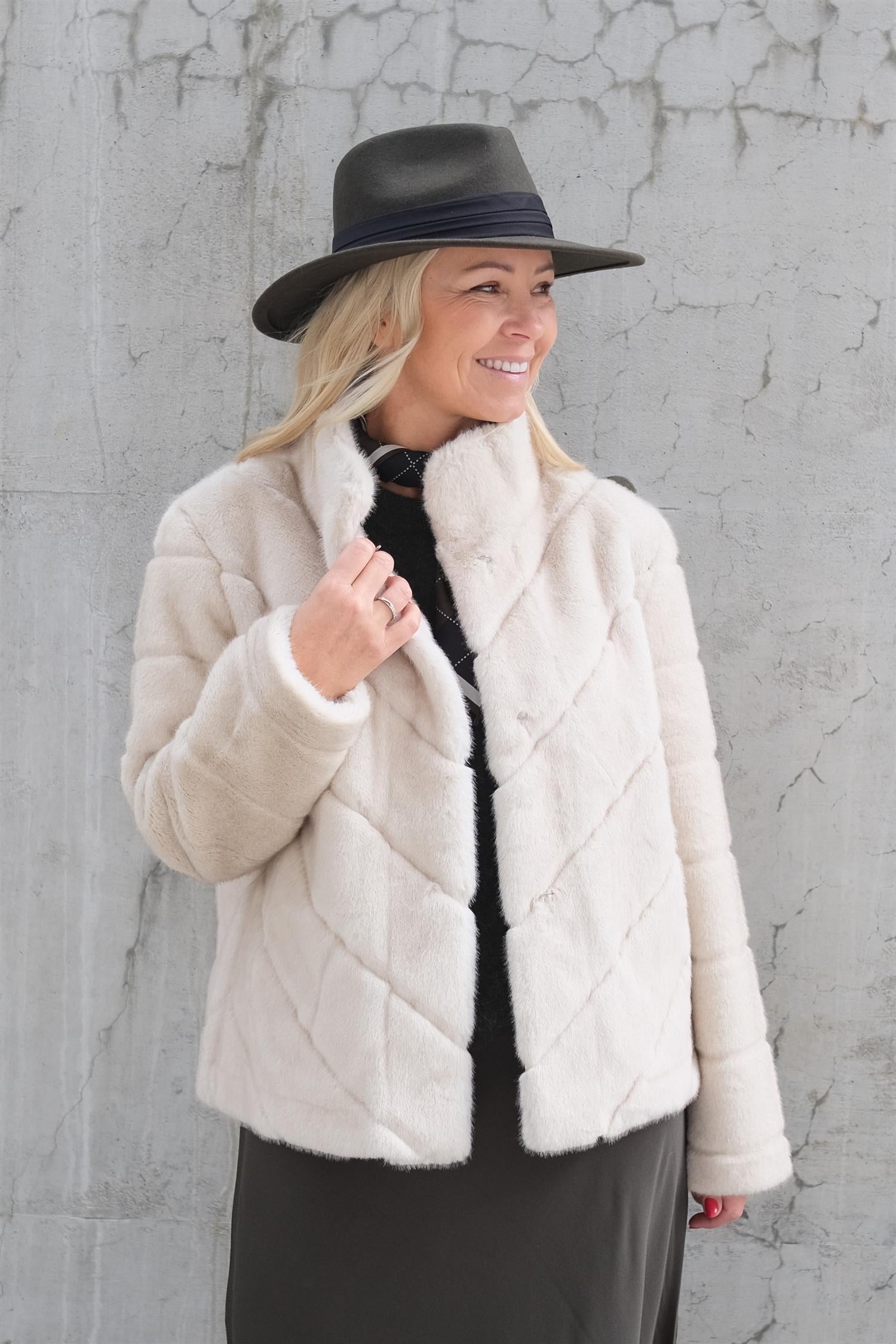 Sonja Jakke Lys Beige