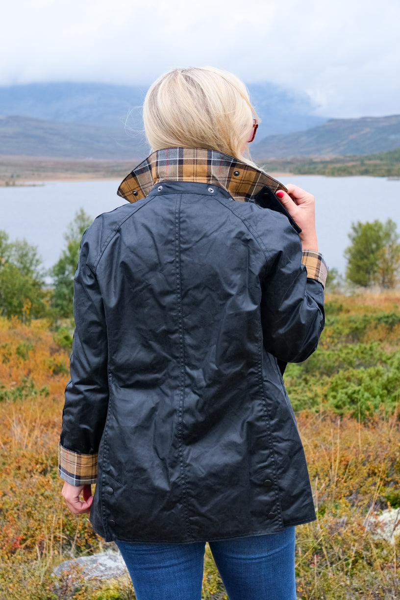 Beadnell Wax Jacket Navy