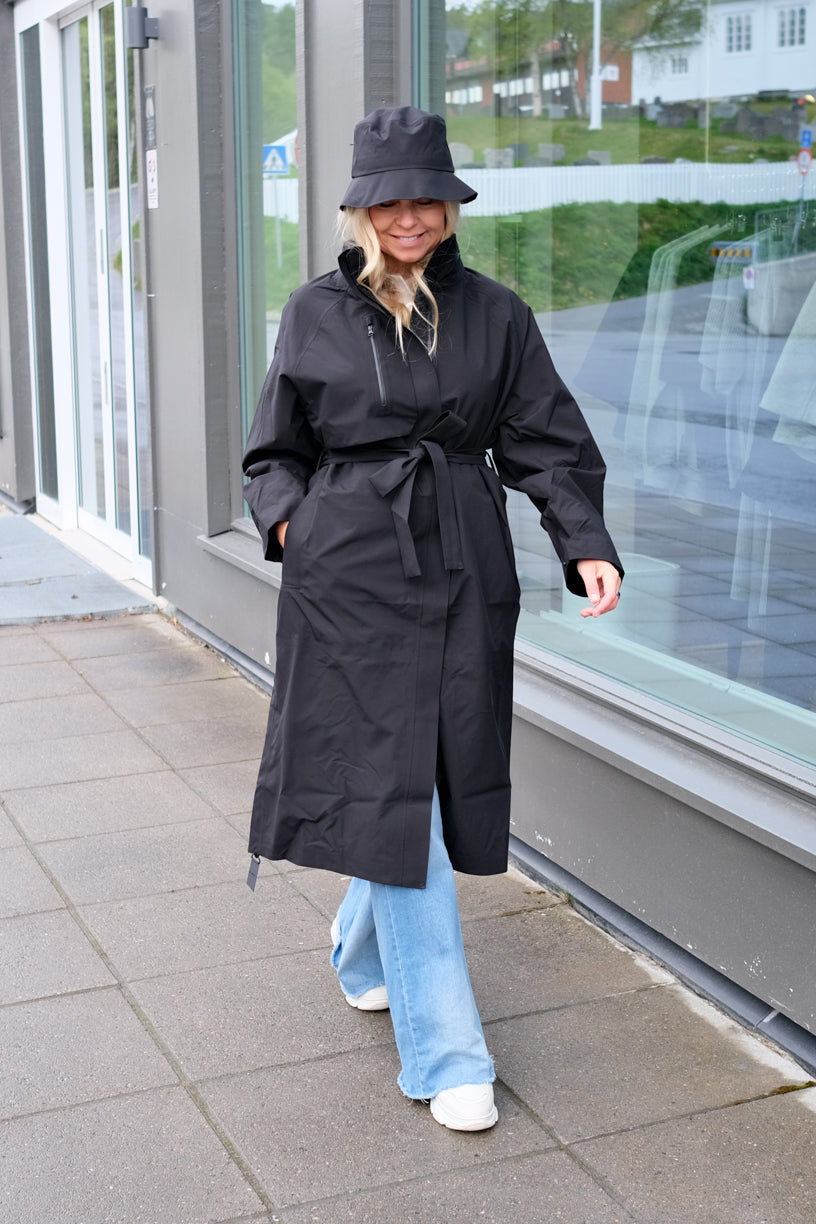 Vik Coat Black