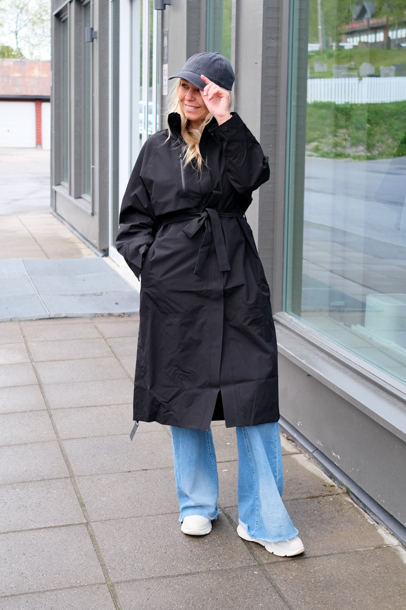 Vik Coat Black
