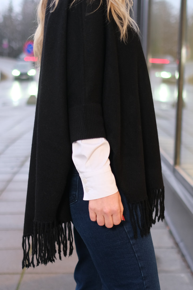 V-Neck Poncho Fringes Black