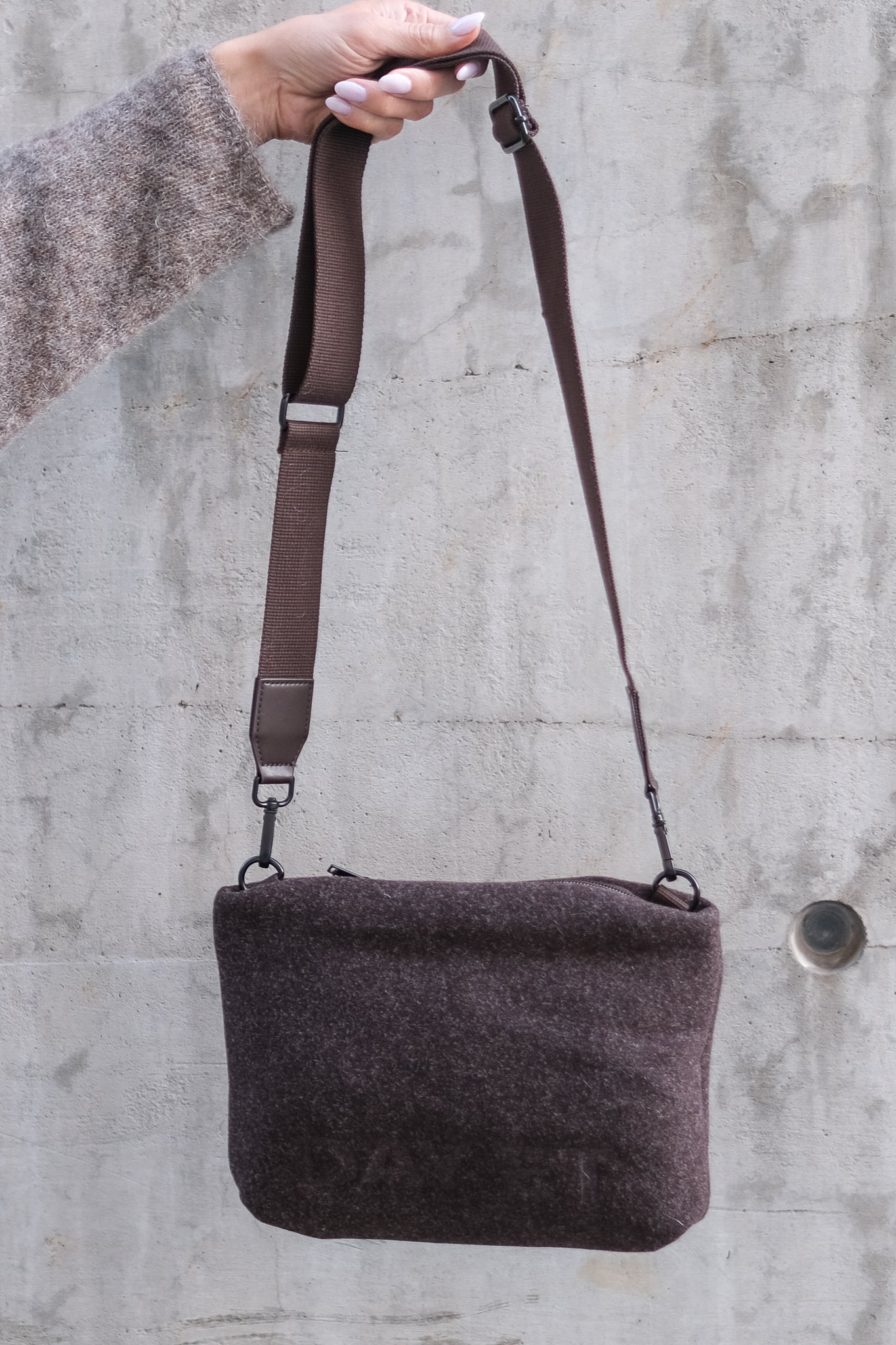 Woolen Crossbody Pouchy Chocolate Melange
