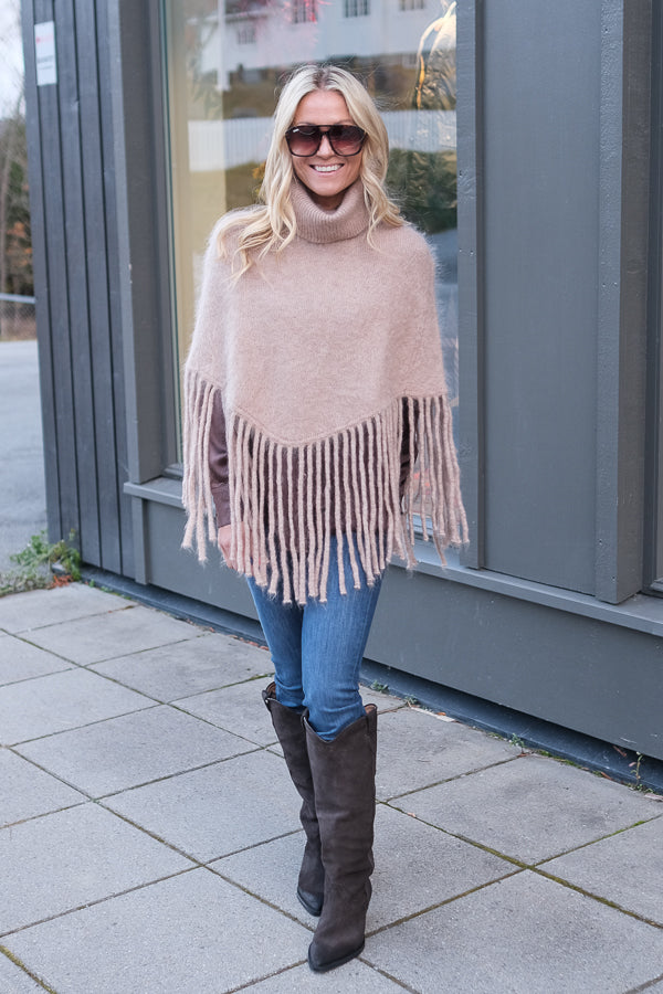 Nikola Chunky Poncho Hazel Beige