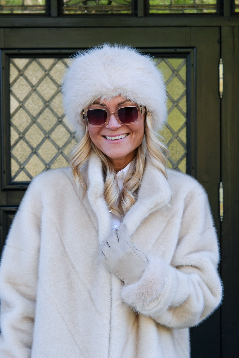 Isabella Hatt Lys Beige