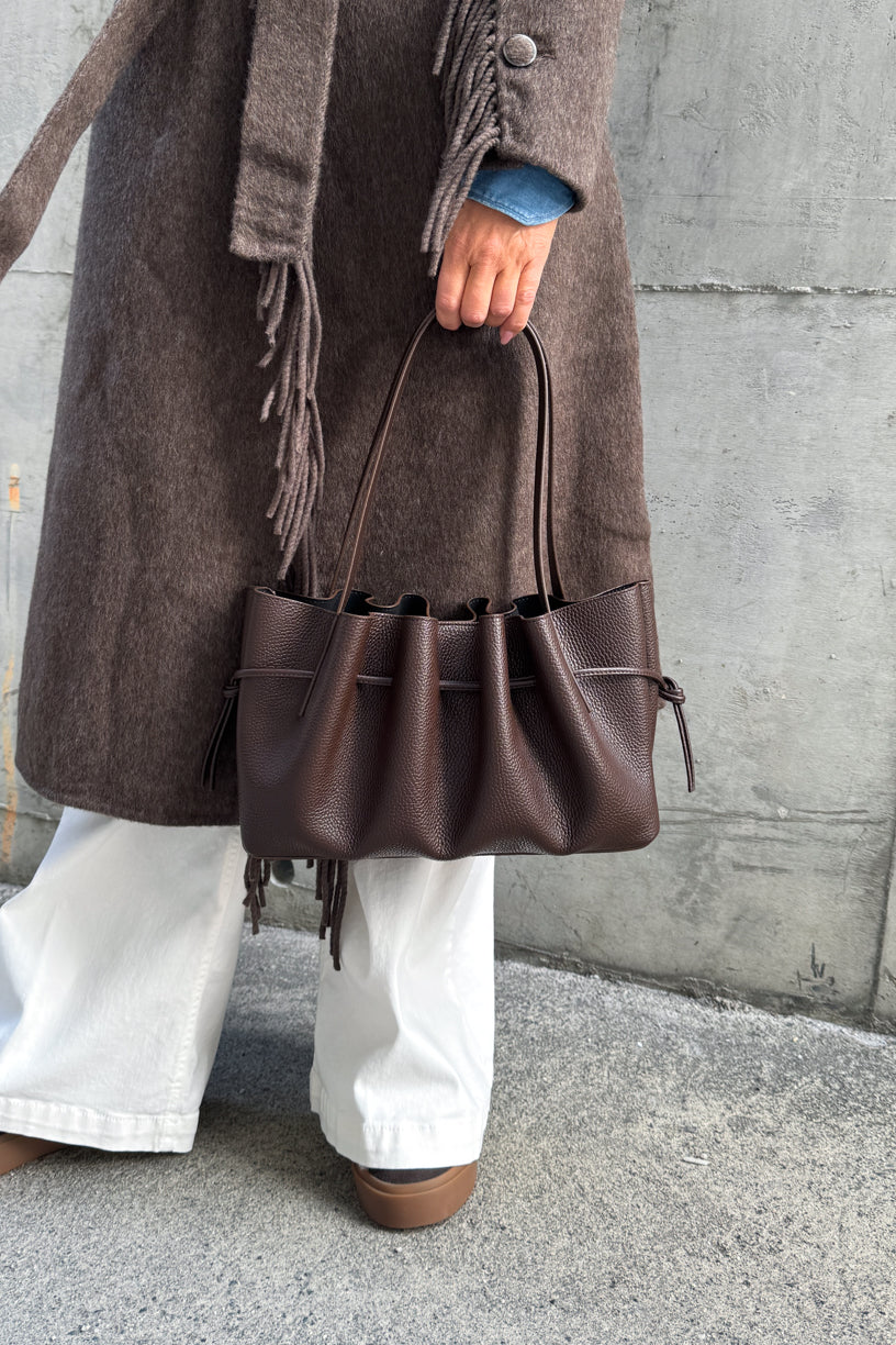 Scallop Shoulder Bag Pebble Grain Leather Espresso
