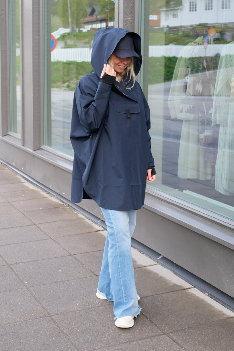 Bergen Poncho Dark Navy