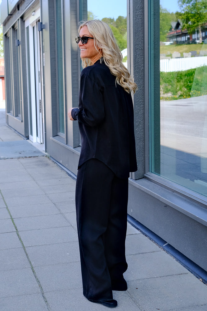Isola Shirt Black