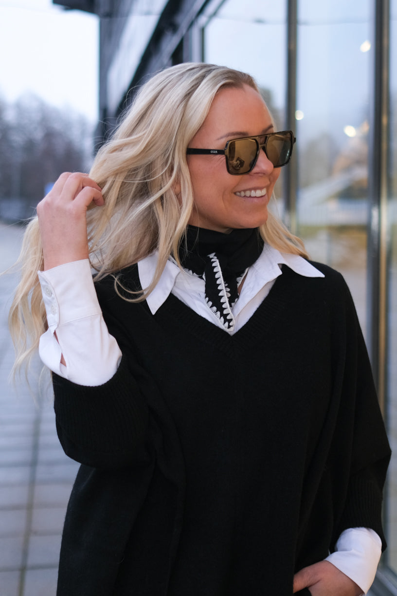 Mina Stitched Merino Scarf Black