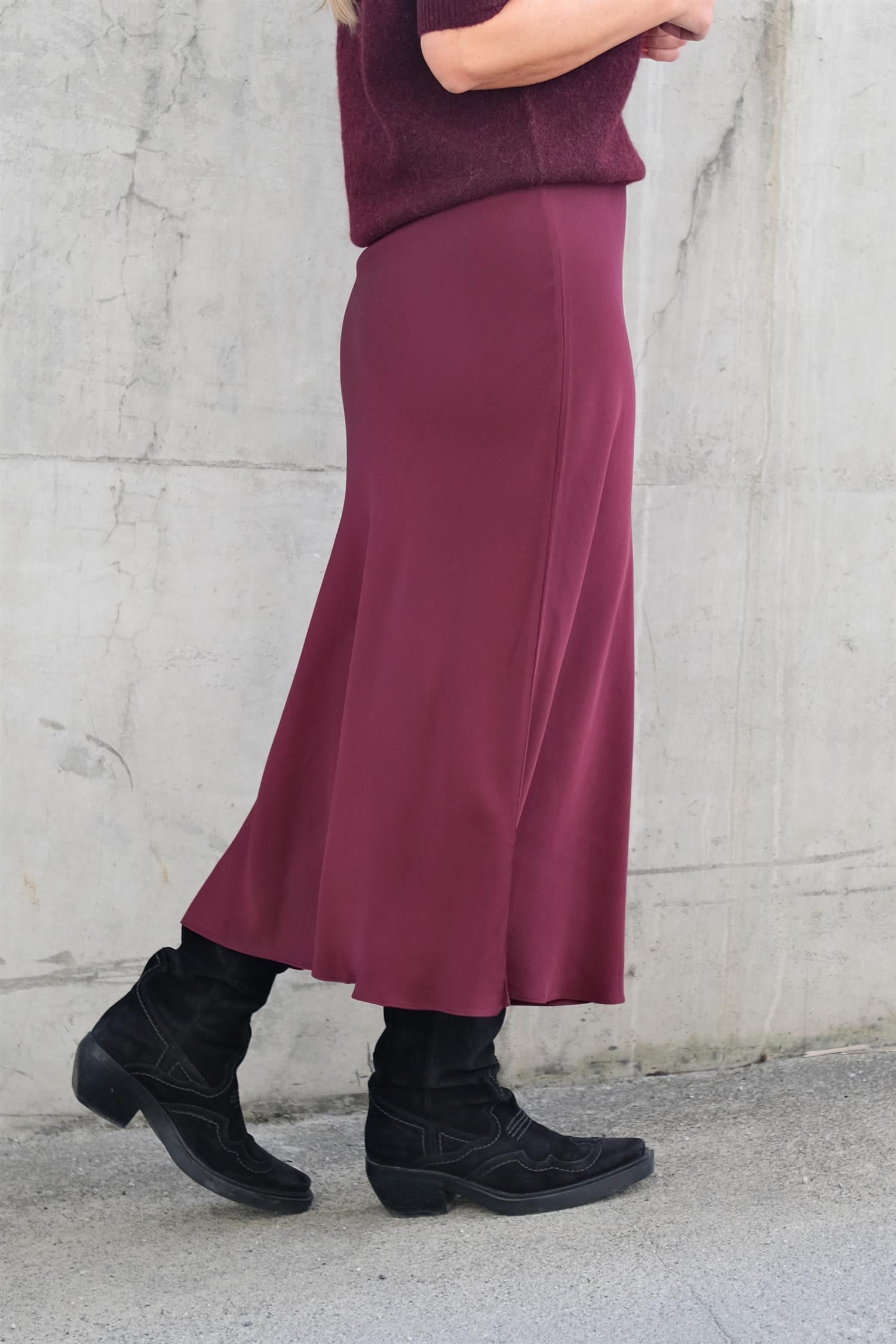 Tyne Satin Skirt Burgundy