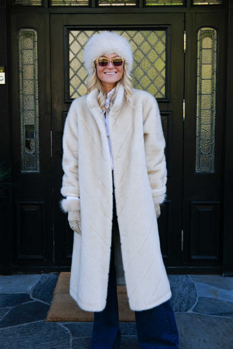 Isabella Hatt Lys Beige