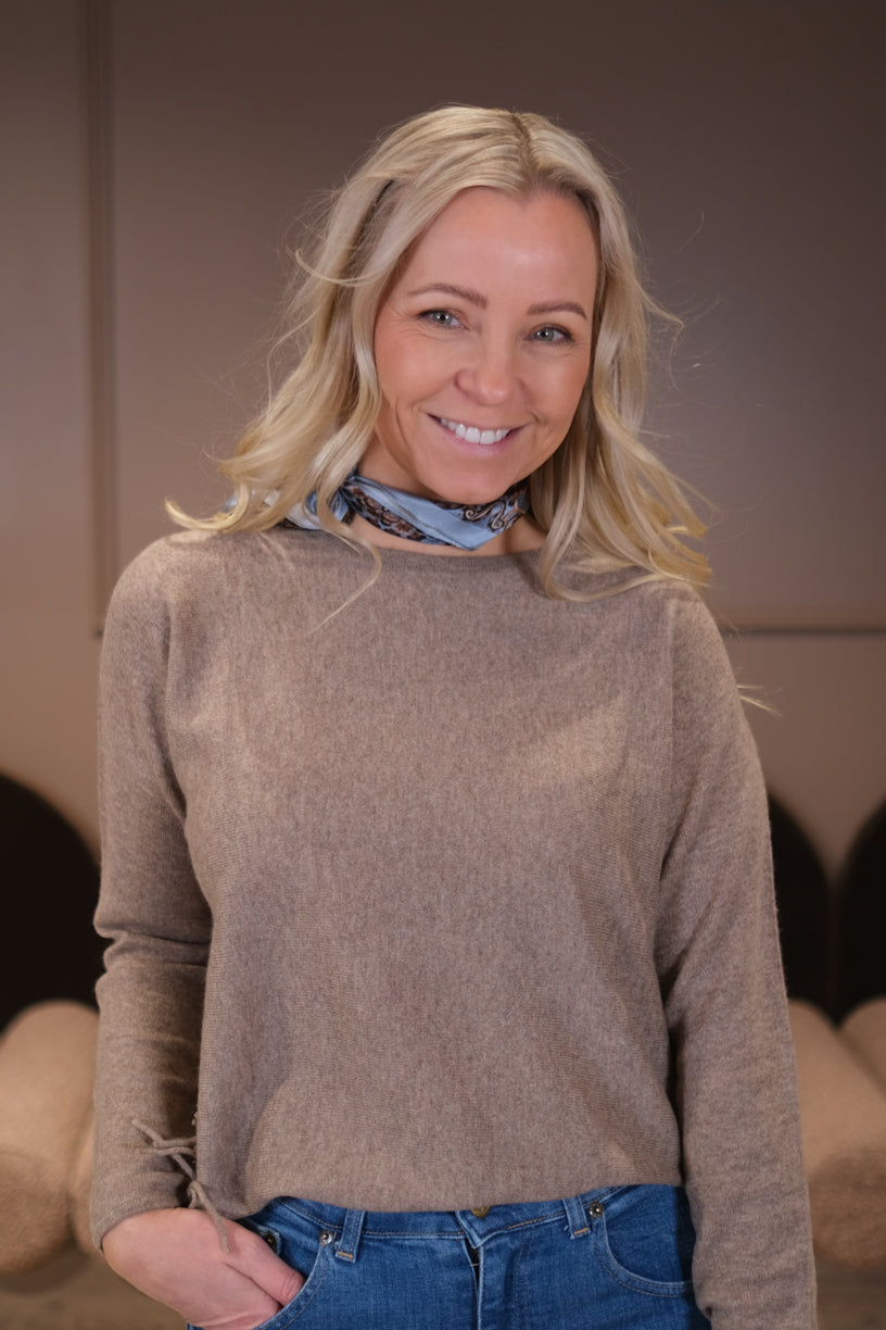 Curved Fringes Sweater Mink