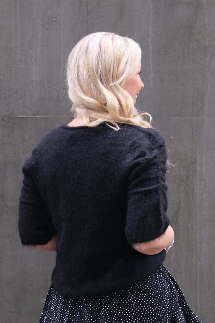 Fluffy Tee Knit Black