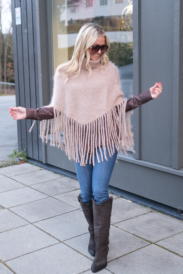 Nikola Chunky Poncho Hazel Beige