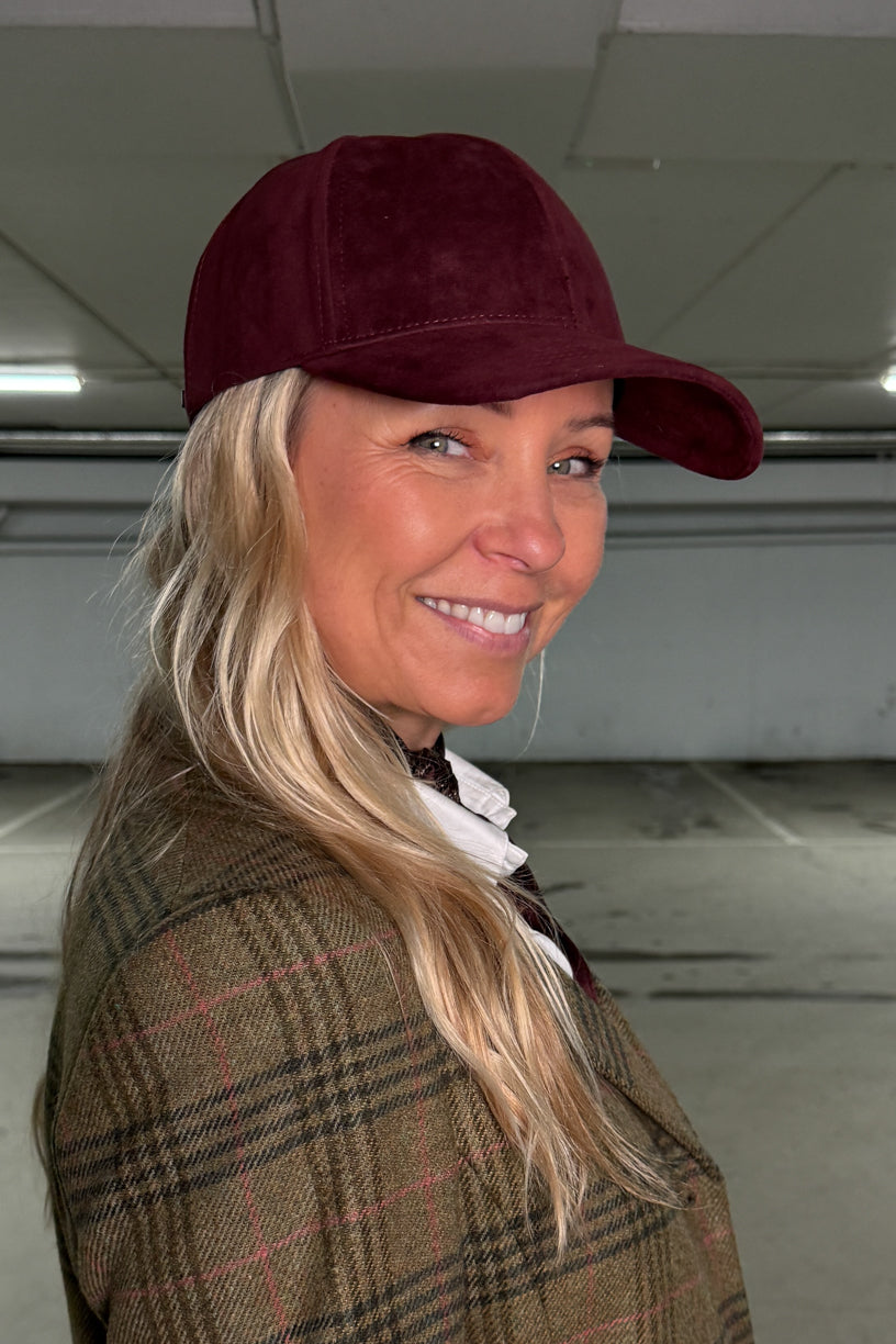 Alcantara Baccara Burgundy