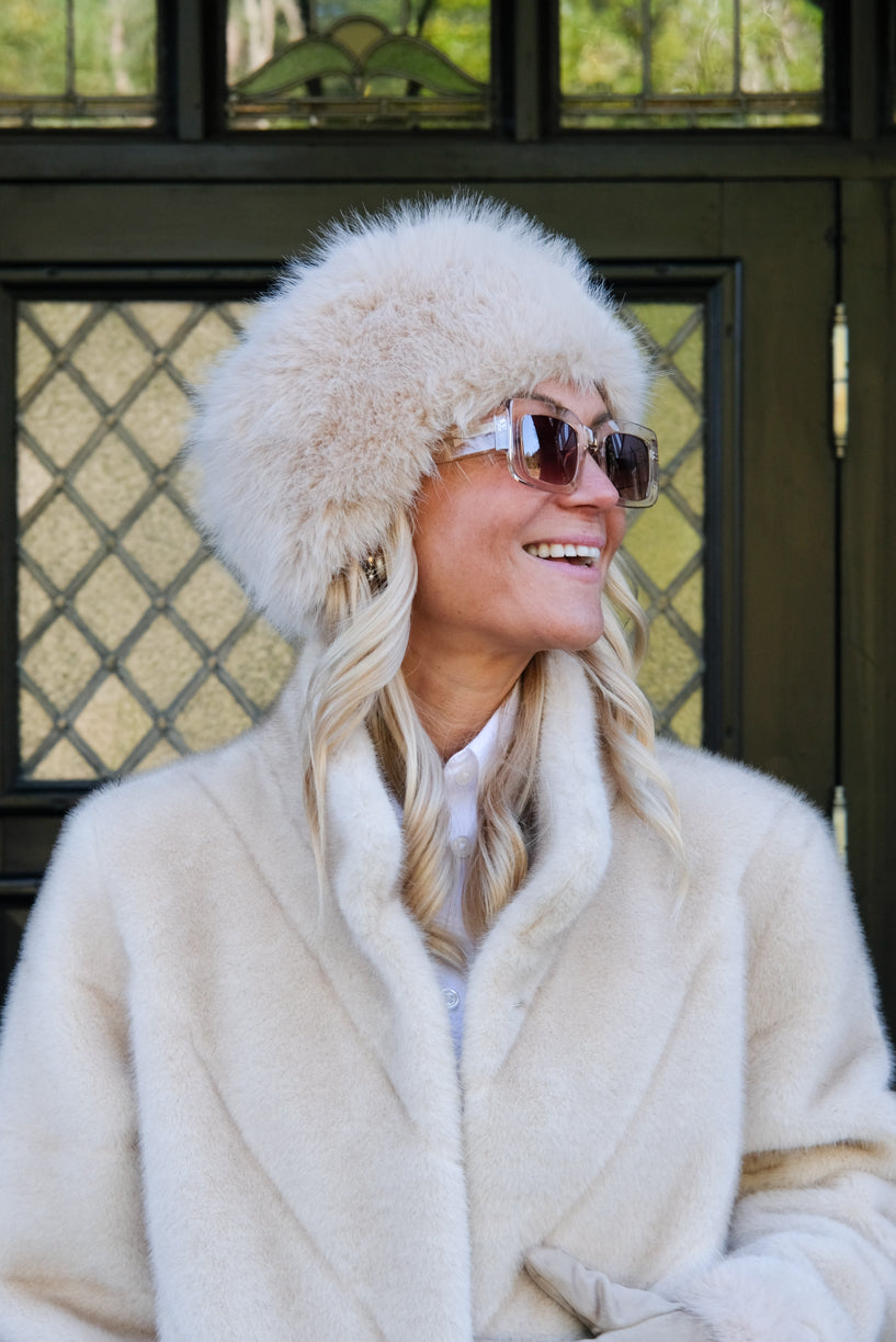 Isabella Hatt Lys Beige