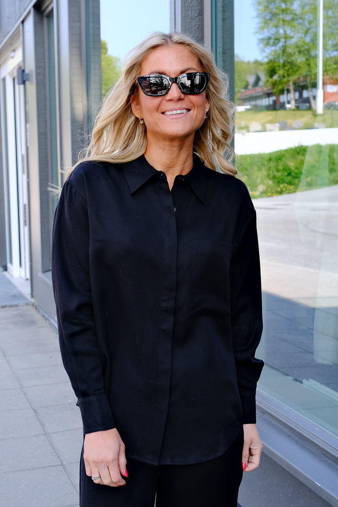 Isola Shirt Black